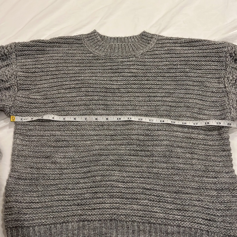 Sweater - Picture 5 of 8